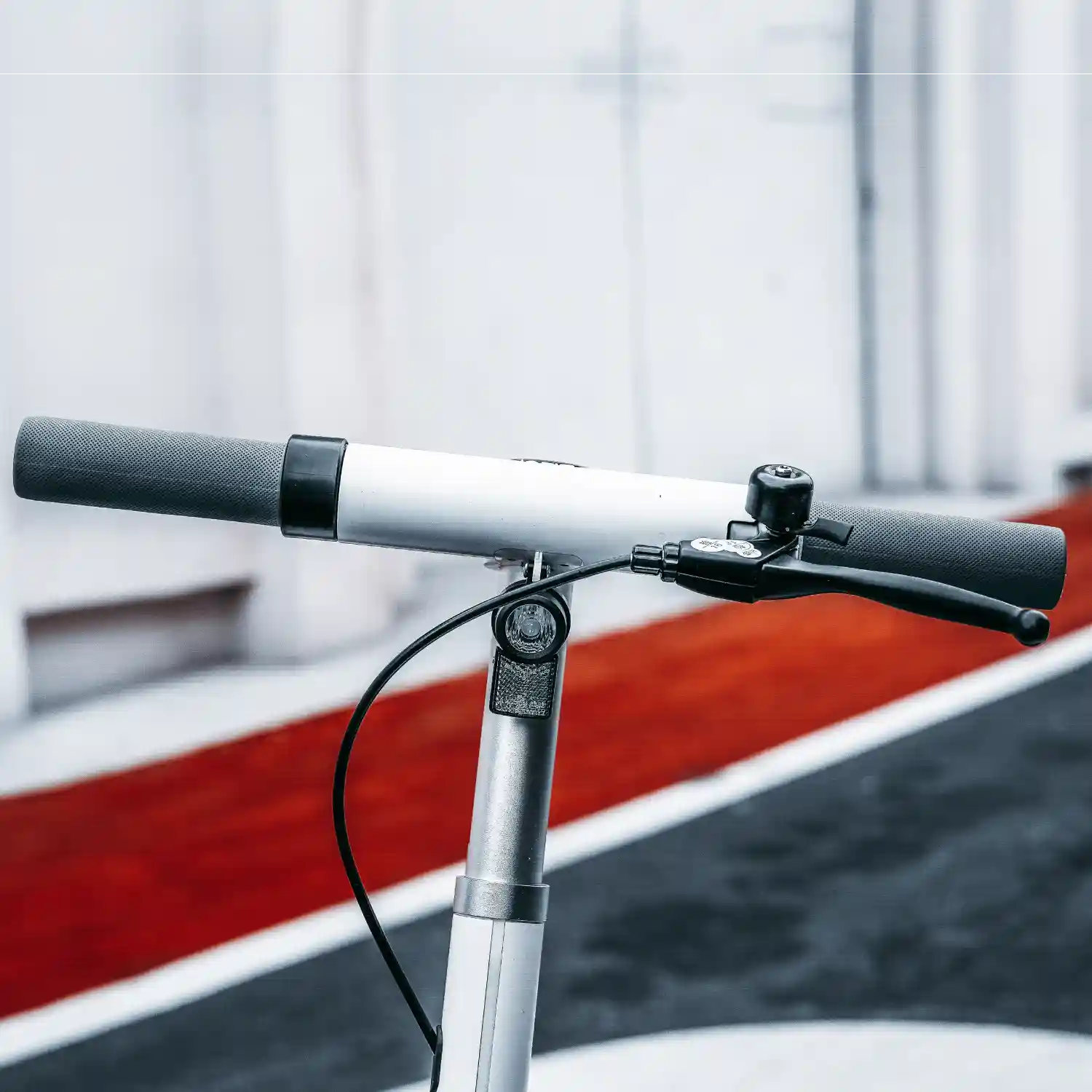 OKAI Neon Lite ES10 Braking and stability