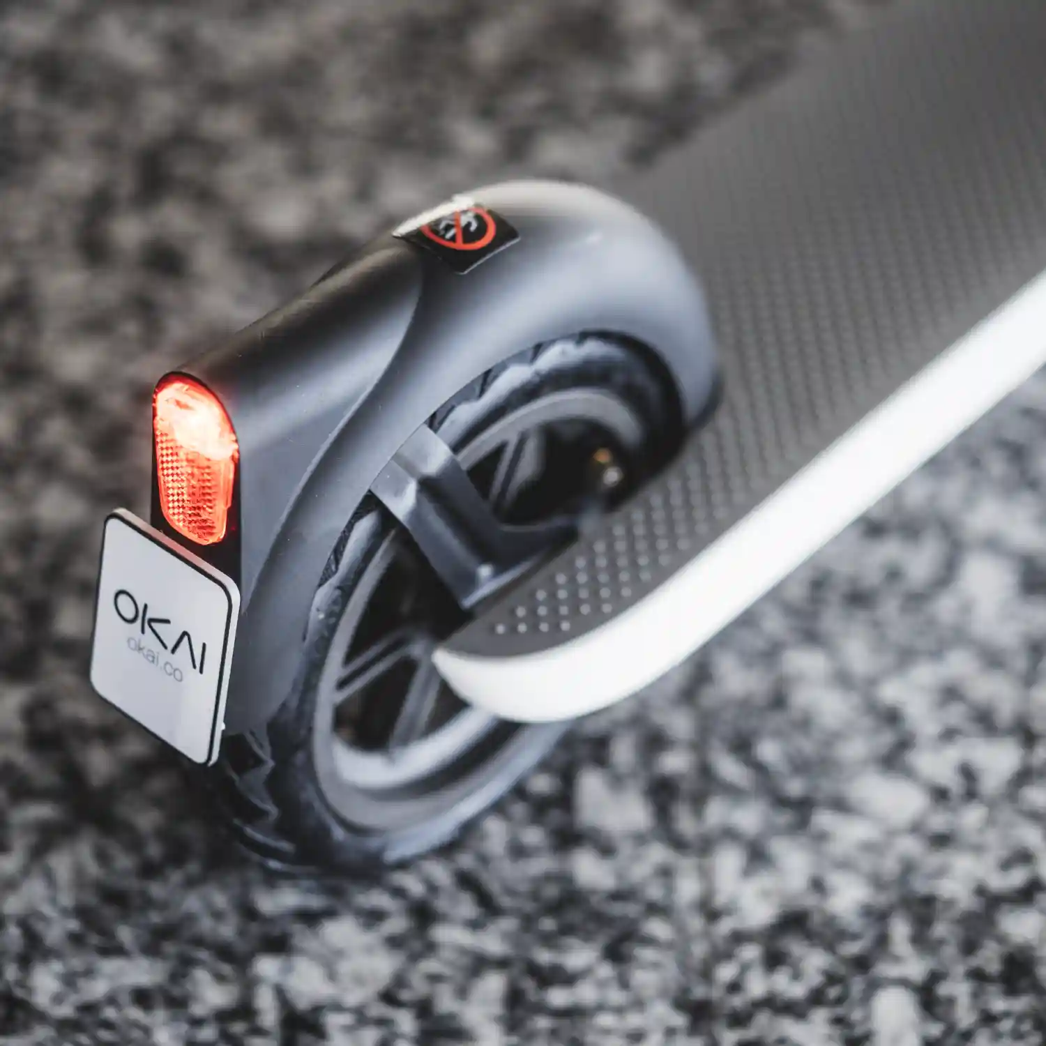 OKAI Neon Lite ES10 Ready for real streets